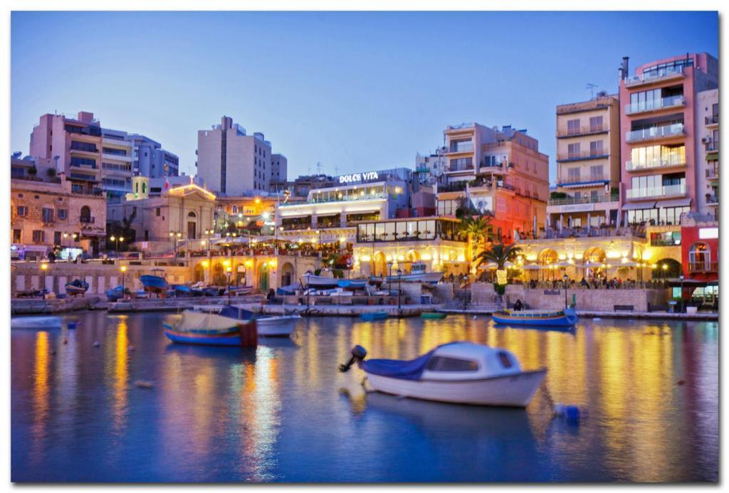 Splendid 2Br Apartment, Steps To St Georges Bay San Ġiljan Exterior foto